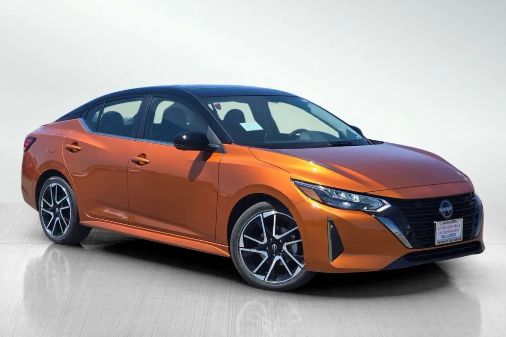 2025 Nissan Sentra SR photo 1