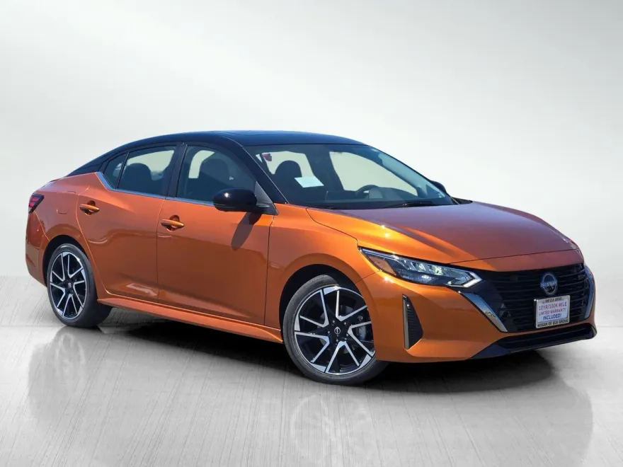 2025 Nissan Sentra SR photo 1