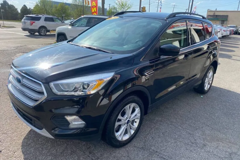 2018 Ford Escape SEL photo 1