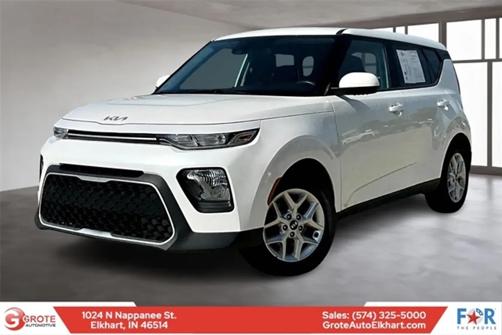 2022 Kia Soul LX photo 1