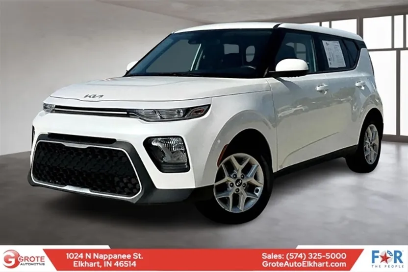 2022 Kia Soul LX photo 1