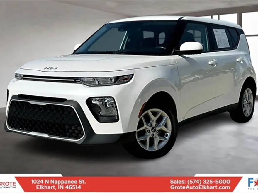 2022 Kia Soul LX photo 1