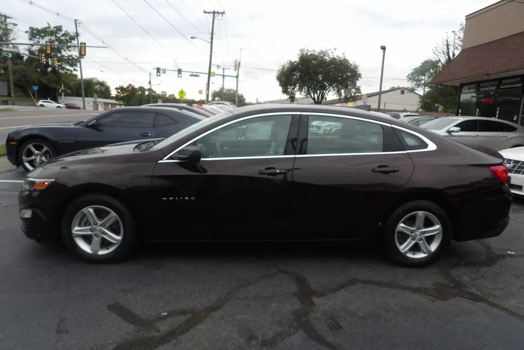 2020 Chevrolet Malibu LS photo 1