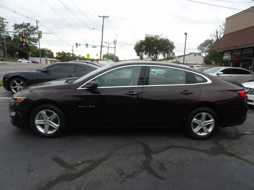 2020 Chevrolet Malibu LS photo 1
