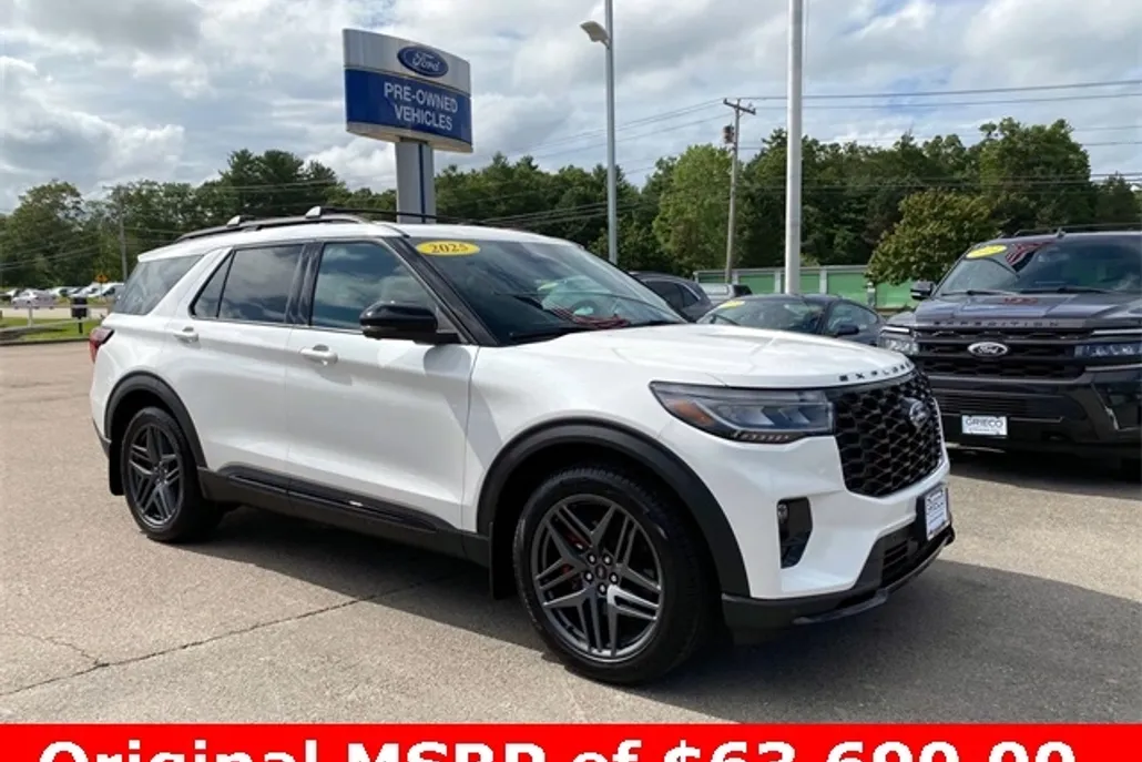 2025 Ford Explorer ST photo 1