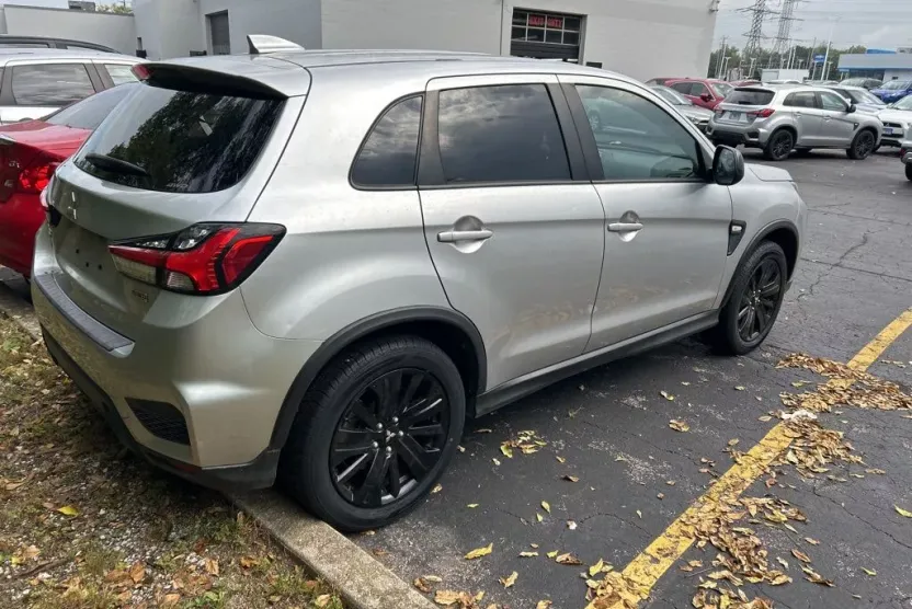2022 Mitsubishi Outlander Sport LE photo 1