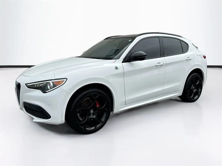 2022 Alfa Romeo Stelvio Ti Sport photo 1
