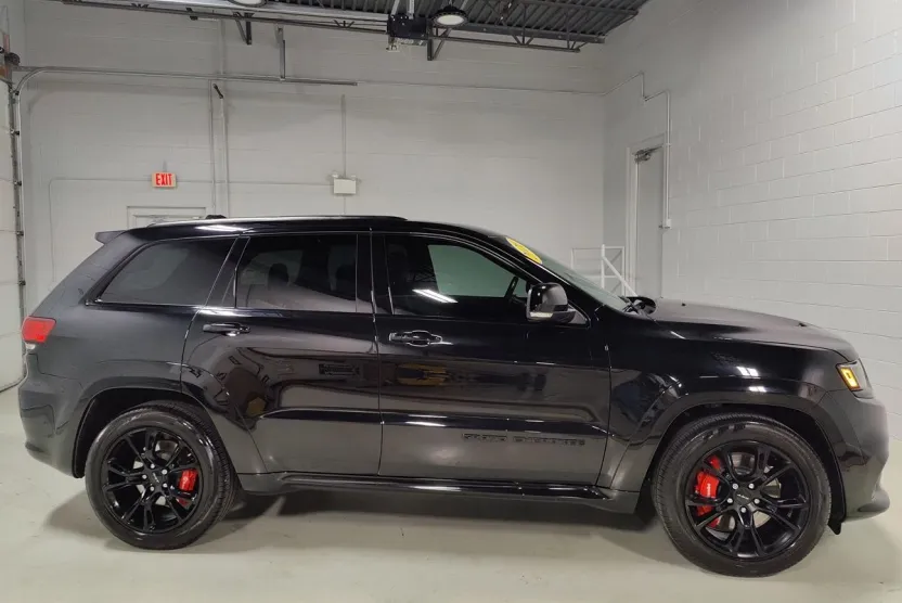 2020 Jeep Grand Cherokee SRT8 photo 1