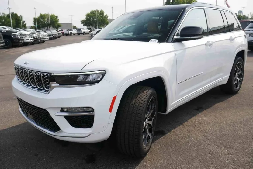2025 Jeep Grand Cherokee Summit photo 1