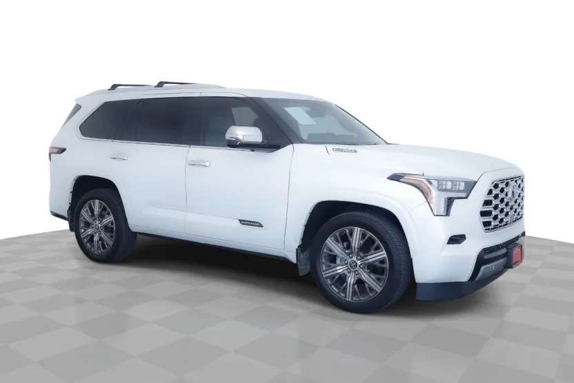 2024 Toyota RAV4 LE photo 1