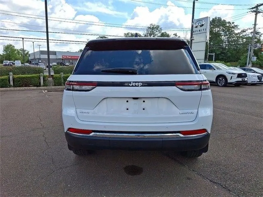 2024 Jeep Grand Cherokee Limited photo 1