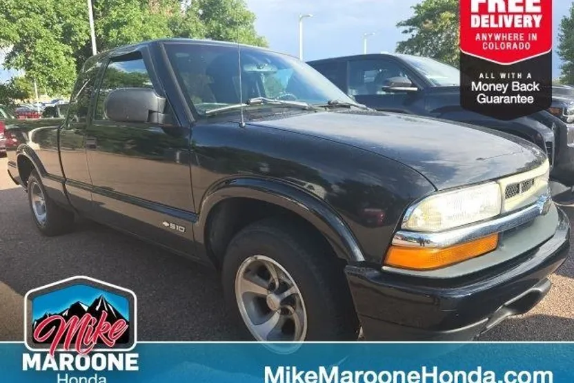 2001 Chevrolet S-10 Pickup photo 1
