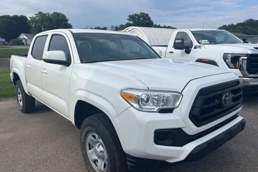 2022 Toyota Tacoma SR 4x4 Double Cab photo 1