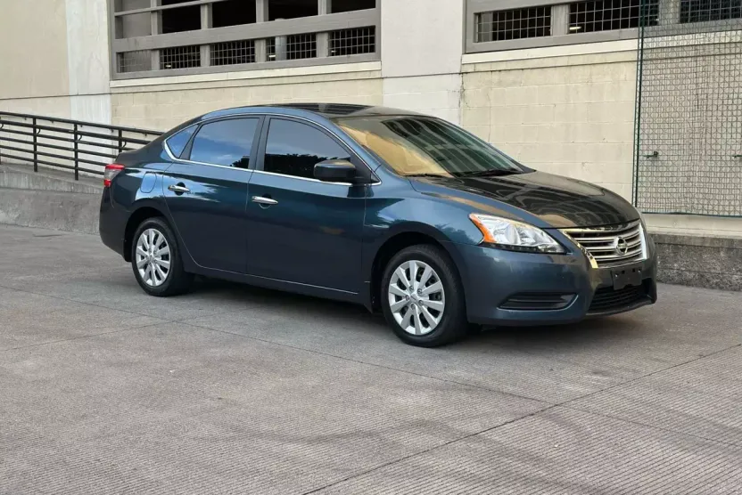 2014 Nissan Sentra photo 1