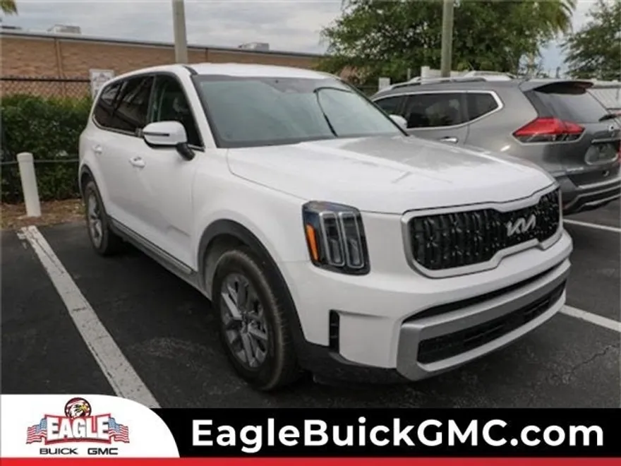 2024 Kia Telluride LX photo 1
