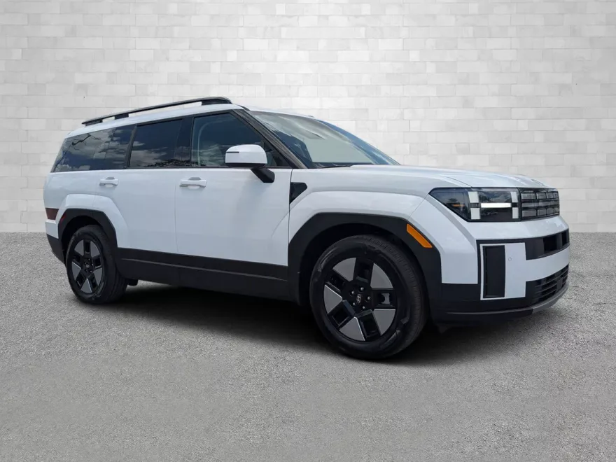 2025 Hyundai Santa Fe SEL photo 1