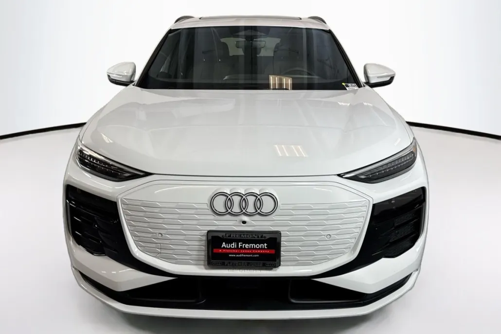 2025 Audi Q6 E-tron Premium Plus photo 1