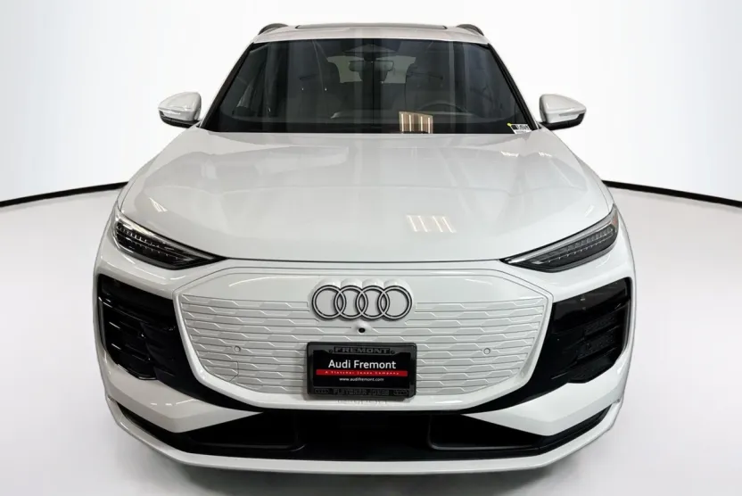 2025 Audi Q6 E-tron Premium Plus photo 1