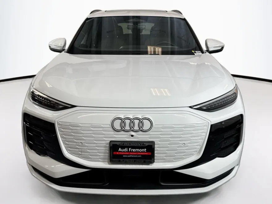 2025 Audi Q6 E-tron Premium Plus photo 1