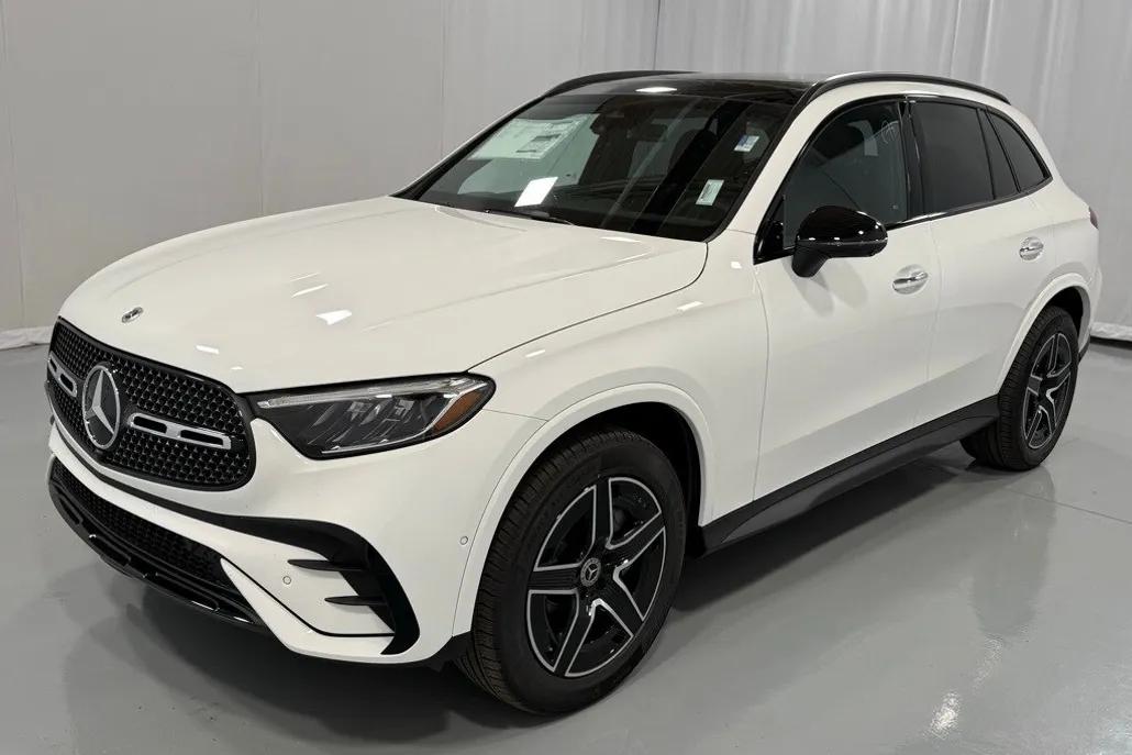 2026 Mercedes Benz GLC 300 4MATIC photo 1