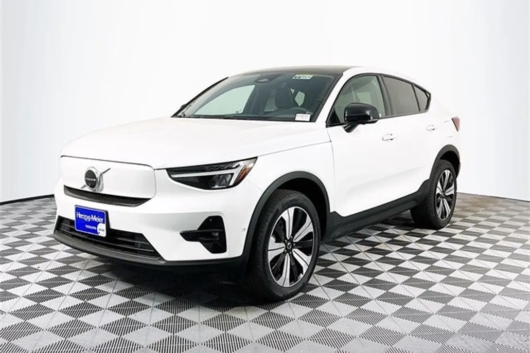 2023 Volvo C40 Recharge Plus photo 1