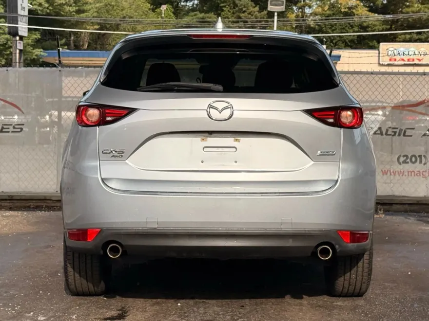 2017 Mazda CX-5 Grand Touring photo 1