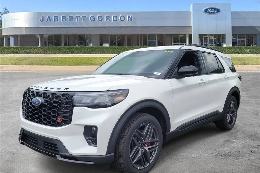 2025 Ford Explorer ST photo 1
