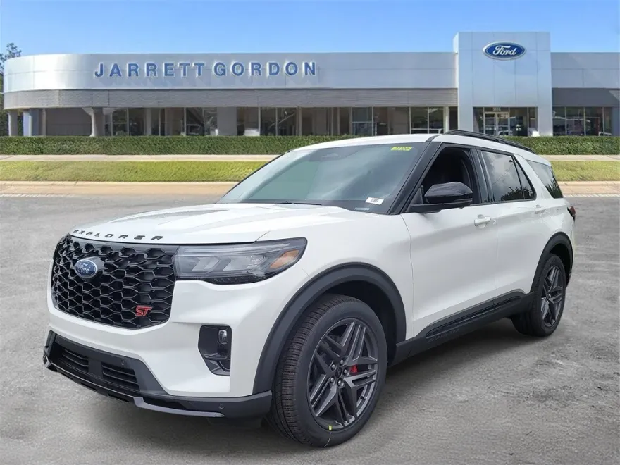 2025 Ford Explorer ST photo 1