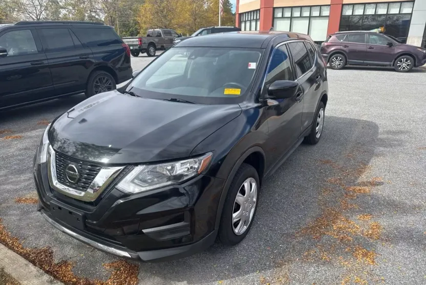 2019 Nissan Rogue S photo 1