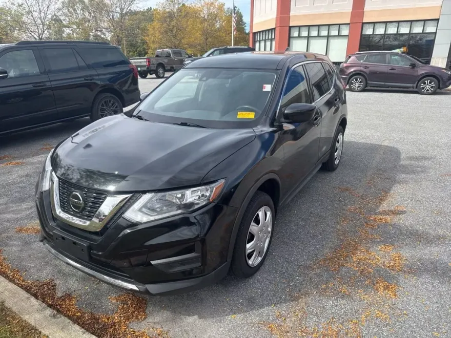 2019 Nissan Rogue S photo 1