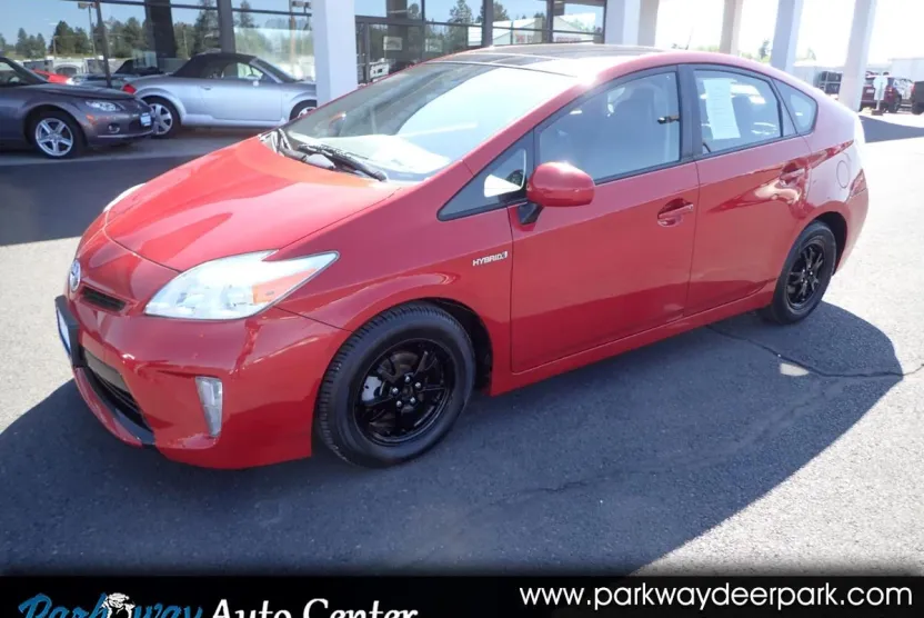 2013 Toyota Prius Five photo 1