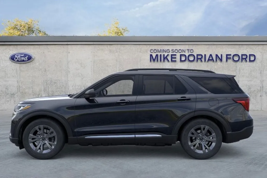 2025 Ford Explorer photo 1