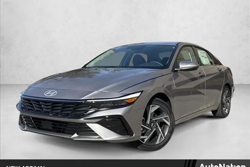 2025 Hyundai Elantra SEL Convenience photo 1