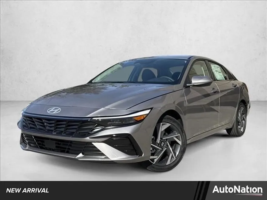 2025 Hyundai Elantra SEL Convenience photo 1