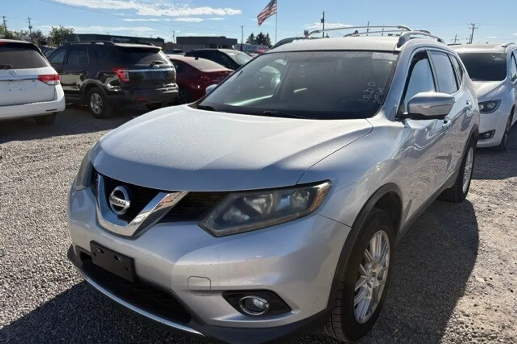 2014 Nissan Rogue SL photo 1