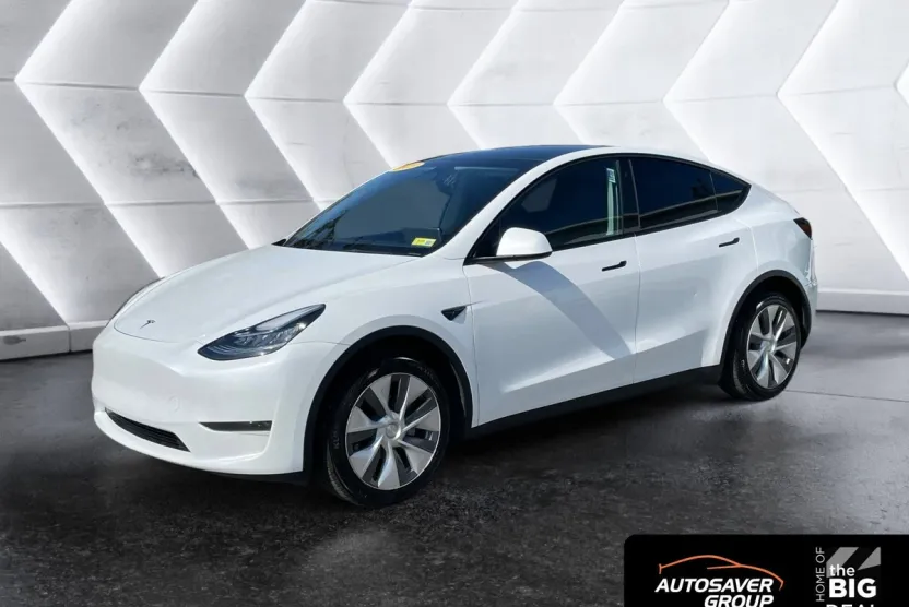 2023 Tesla Model Y Long Range photo 1