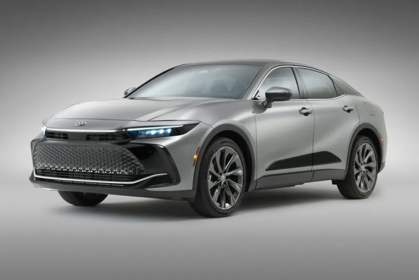 2023 Toyota Crown Limited photo 1
