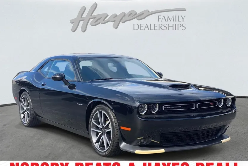2022 Dodge Challenger R/T photo 1