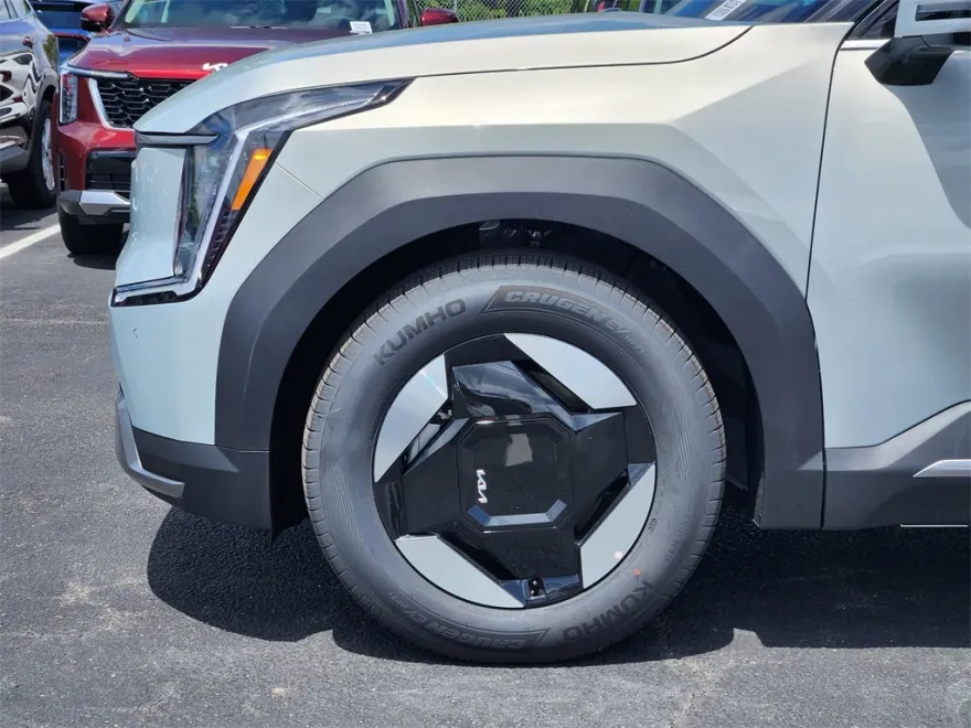 2026 Kia EV9 Light photo 1