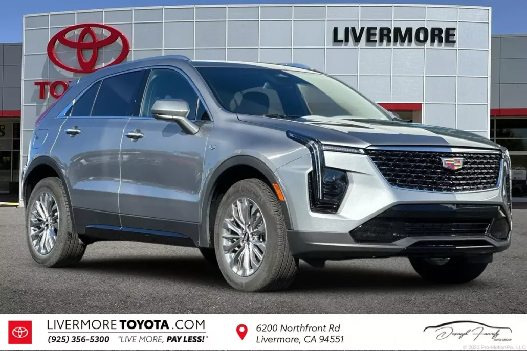 2024 Cadillac XT4 Premium Luxury photo 1