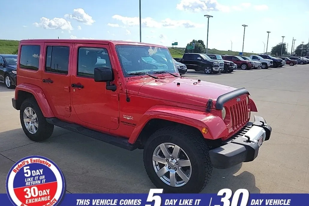 2015 Jeep Wrangler Unlimited Sahara photo 1