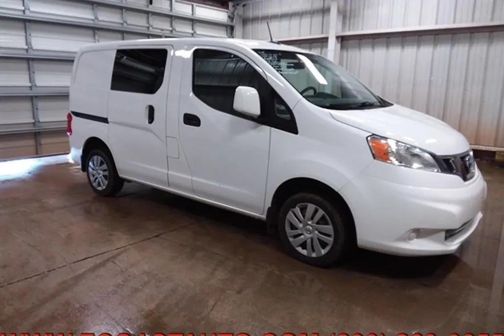 2018 Nissan NV200 SV photo 1