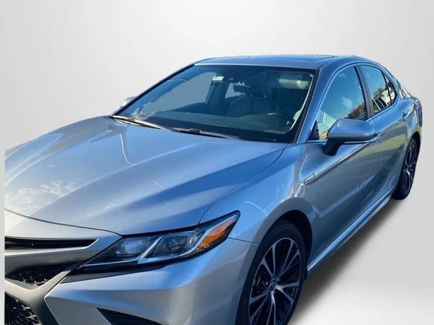 2020 Toyota Camry Hybrid SE photo 1