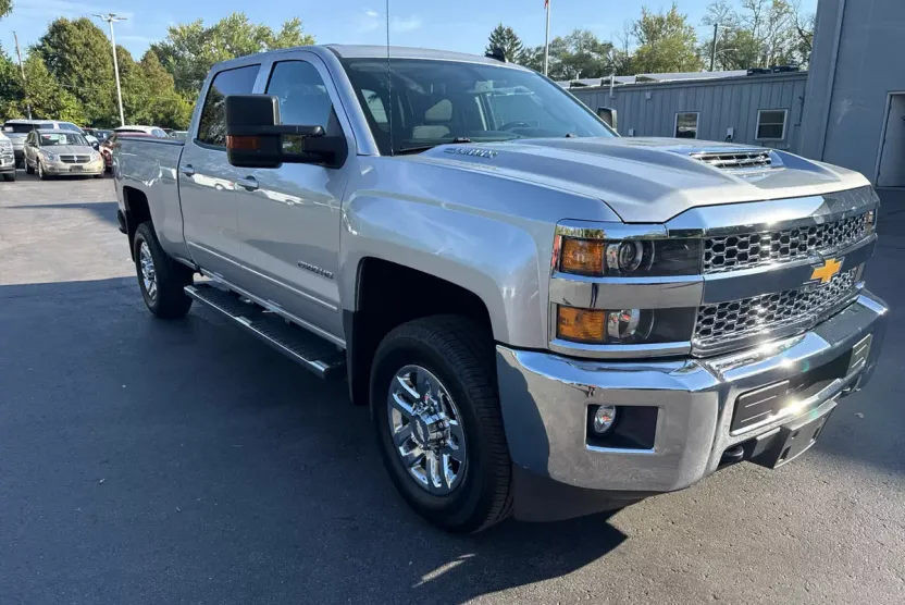 2019 Chevrolet Silverado 2500HD LT photo 1