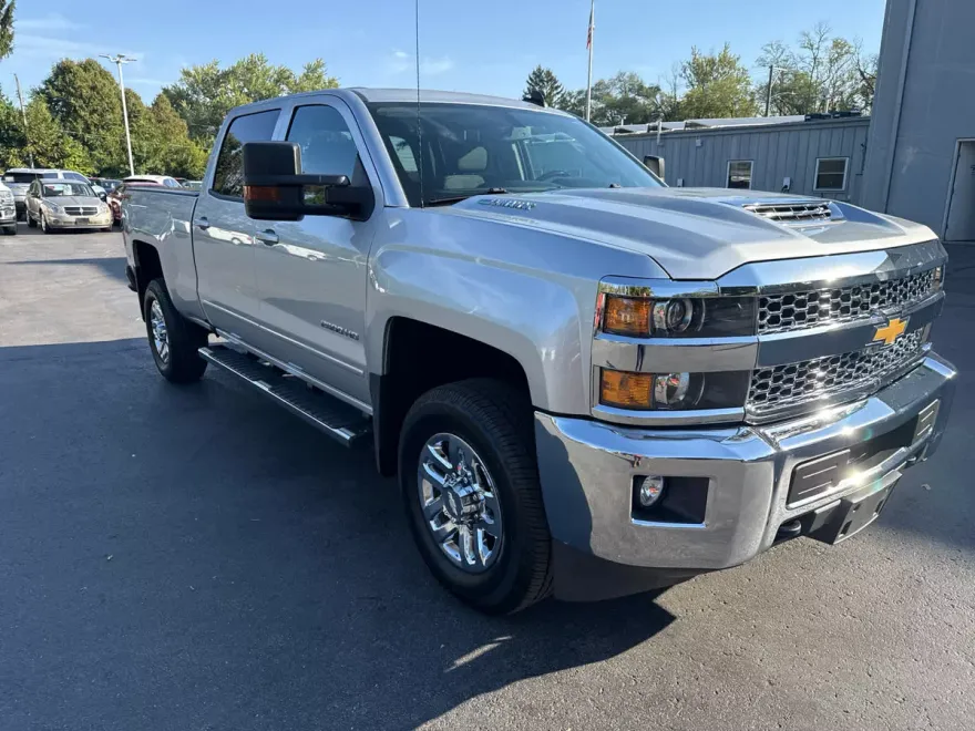 2019 Chevrolet Silverado 2500HD LT photo 1
