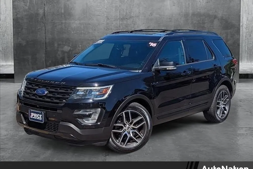2016 Ford Explorer Sport photo 1