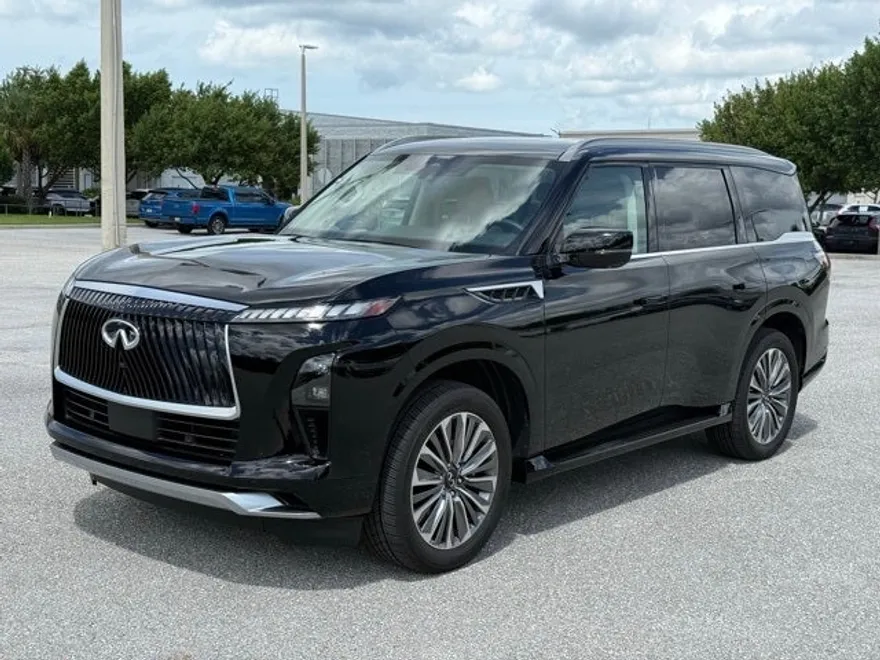 2025 Infiniti QX80 Luxe photo 1
