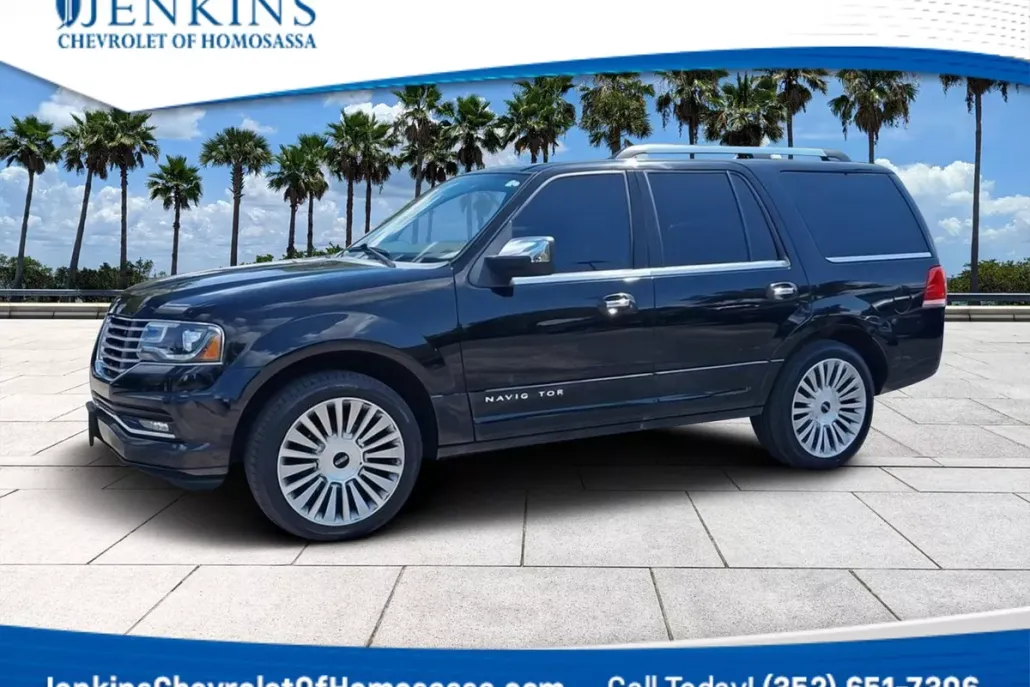 2017 Lincoln Navigator Select photo 1