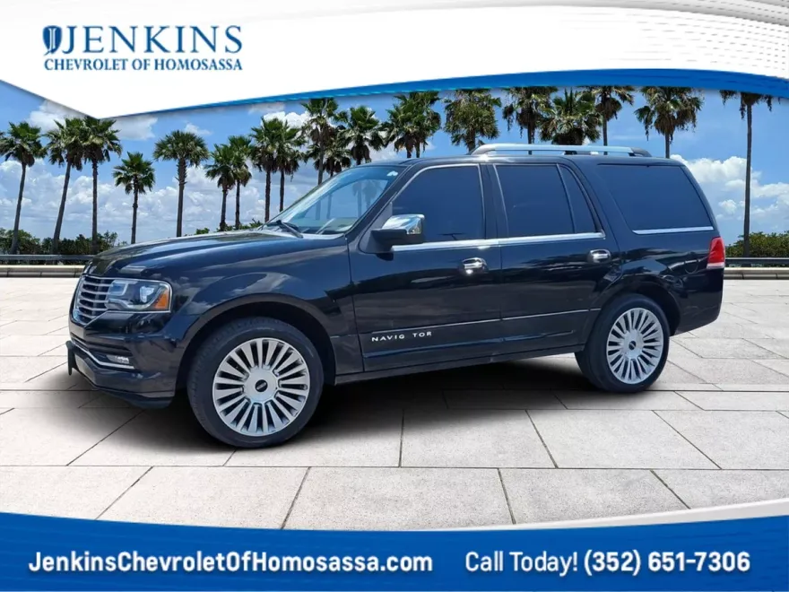 2017 Lincoln Navigator Select photo 1