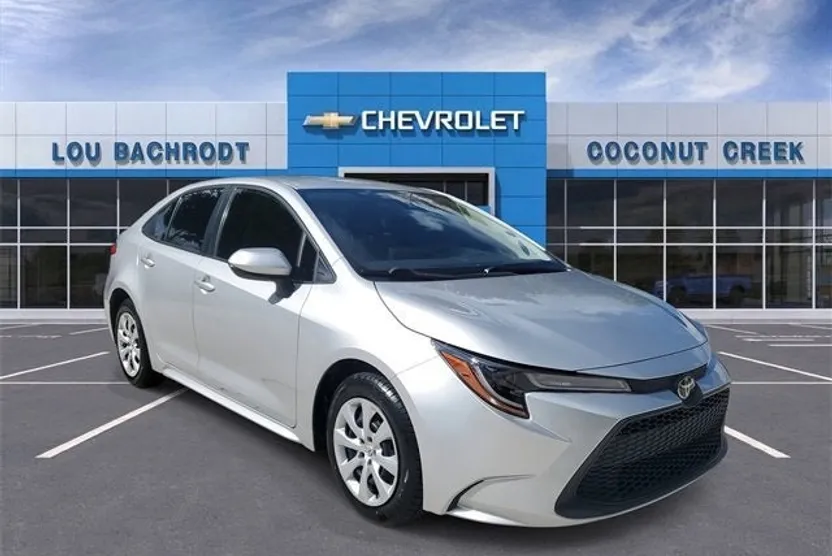 2022 Toyota Corolla LE photo 1